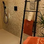 O Cinquante - Wellness, בית נופש Marchin