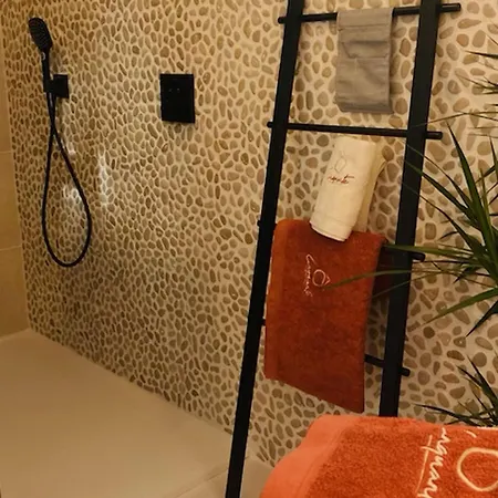 O Cinquante Wellness Holiday home Marchin